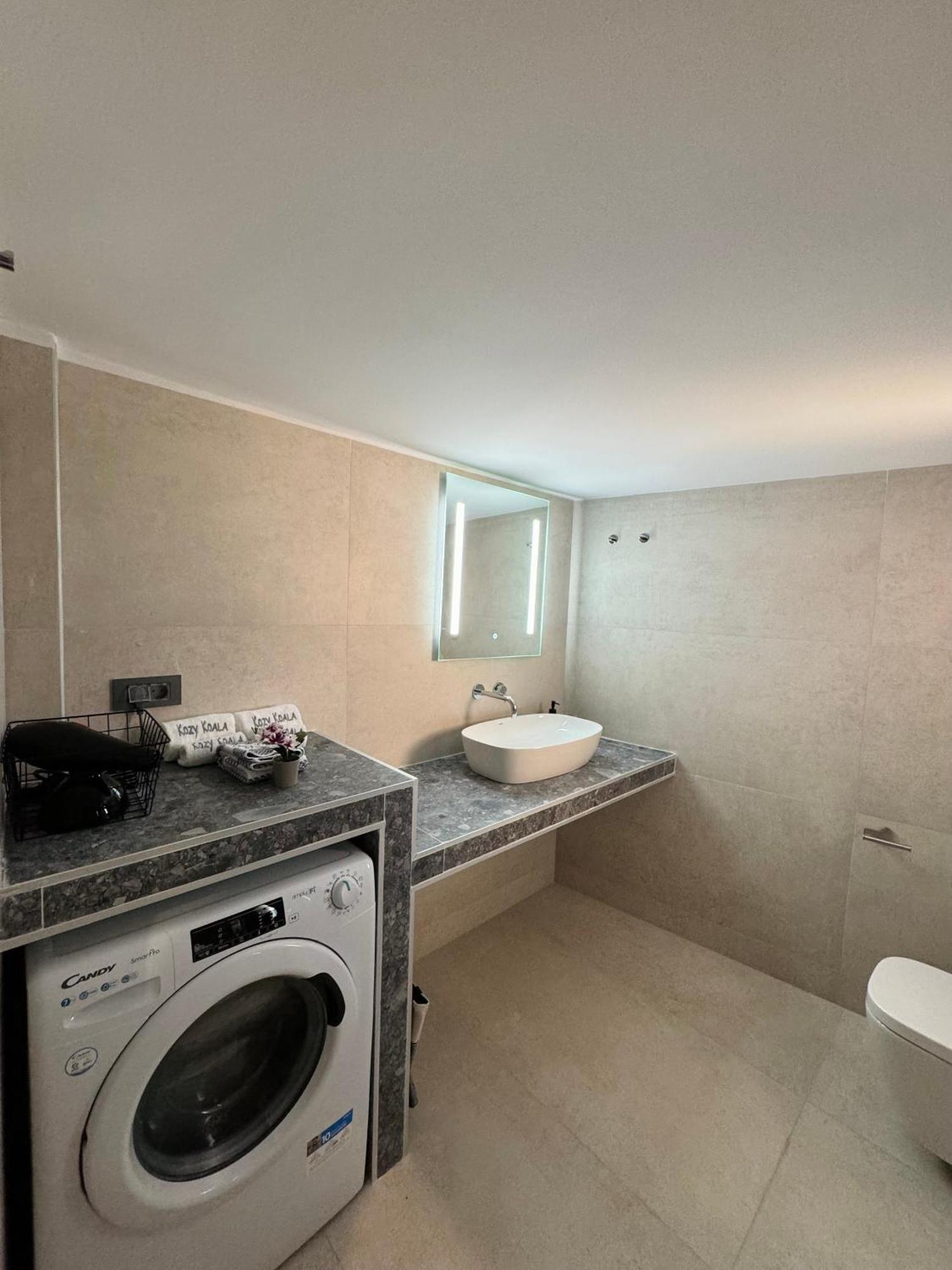 Spacious Apartment Near Monastiraki By Kozy Koala Athens Exterior photo